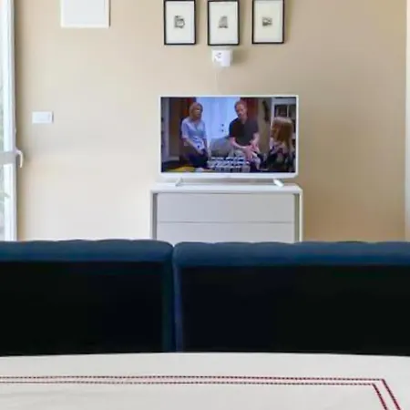 Апартаменти Stunning In With Wifi Подгора
